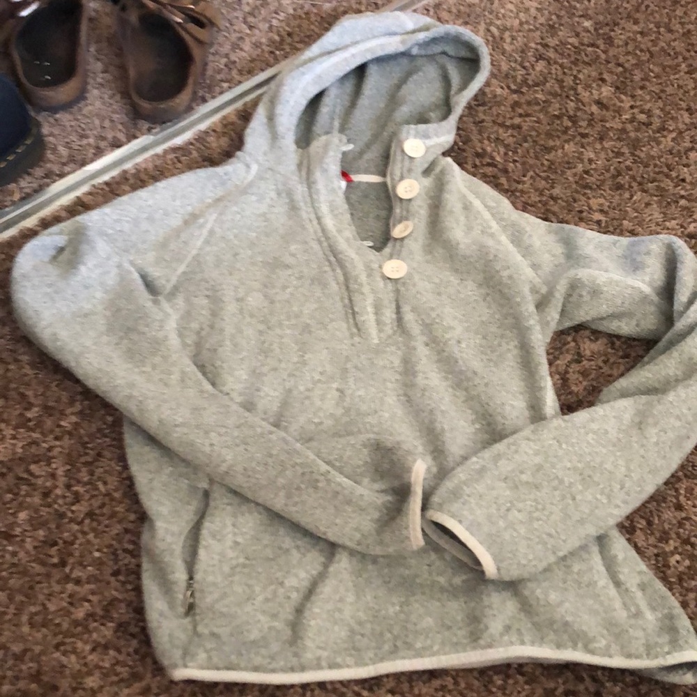 North face sweater